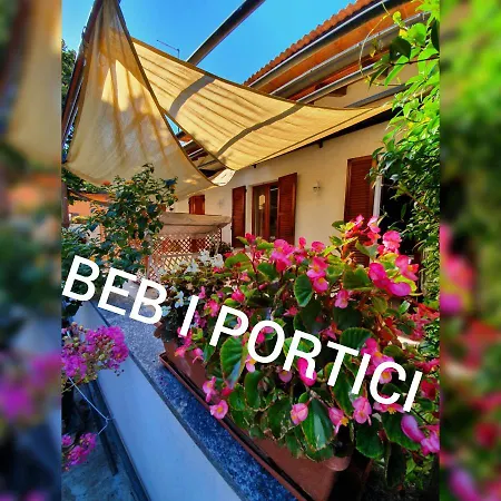 Beb I Portici فندق مبيت وإفطار تْشيرنوبيو