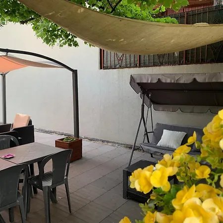 Beb I Portici فندق مبيت وإفطار 3*