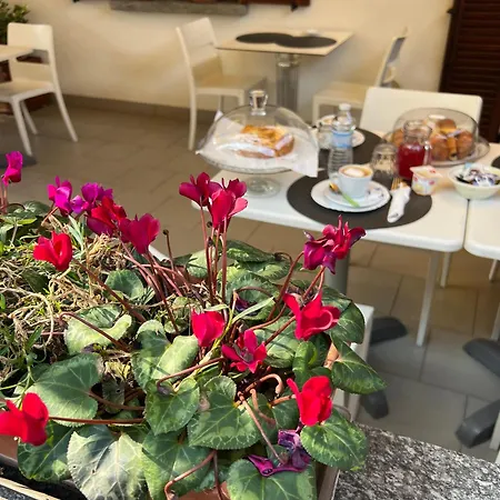 Beb I Portici فندق مبيت وإفطار 3*