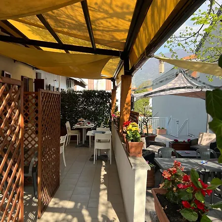 Beb I Portici فندق مبيت وإفطار تْشيرنوبيو