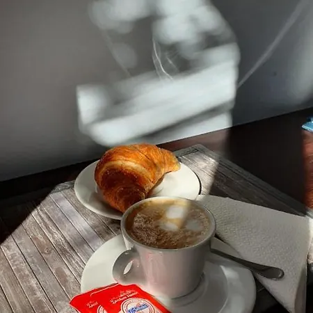 Beb I Portici 3* Черноббио