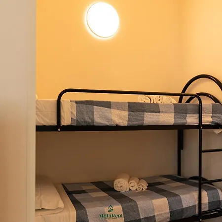 Oda ve Kahvaltı I Portici -